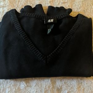 H&M Black Sweater Medium Lightweight V-Neck